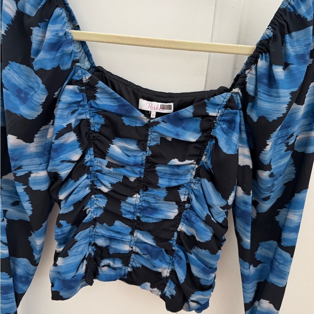 Parker Women's Blue & Black Ruched Floral Puffed Sleeves Crop Blouse